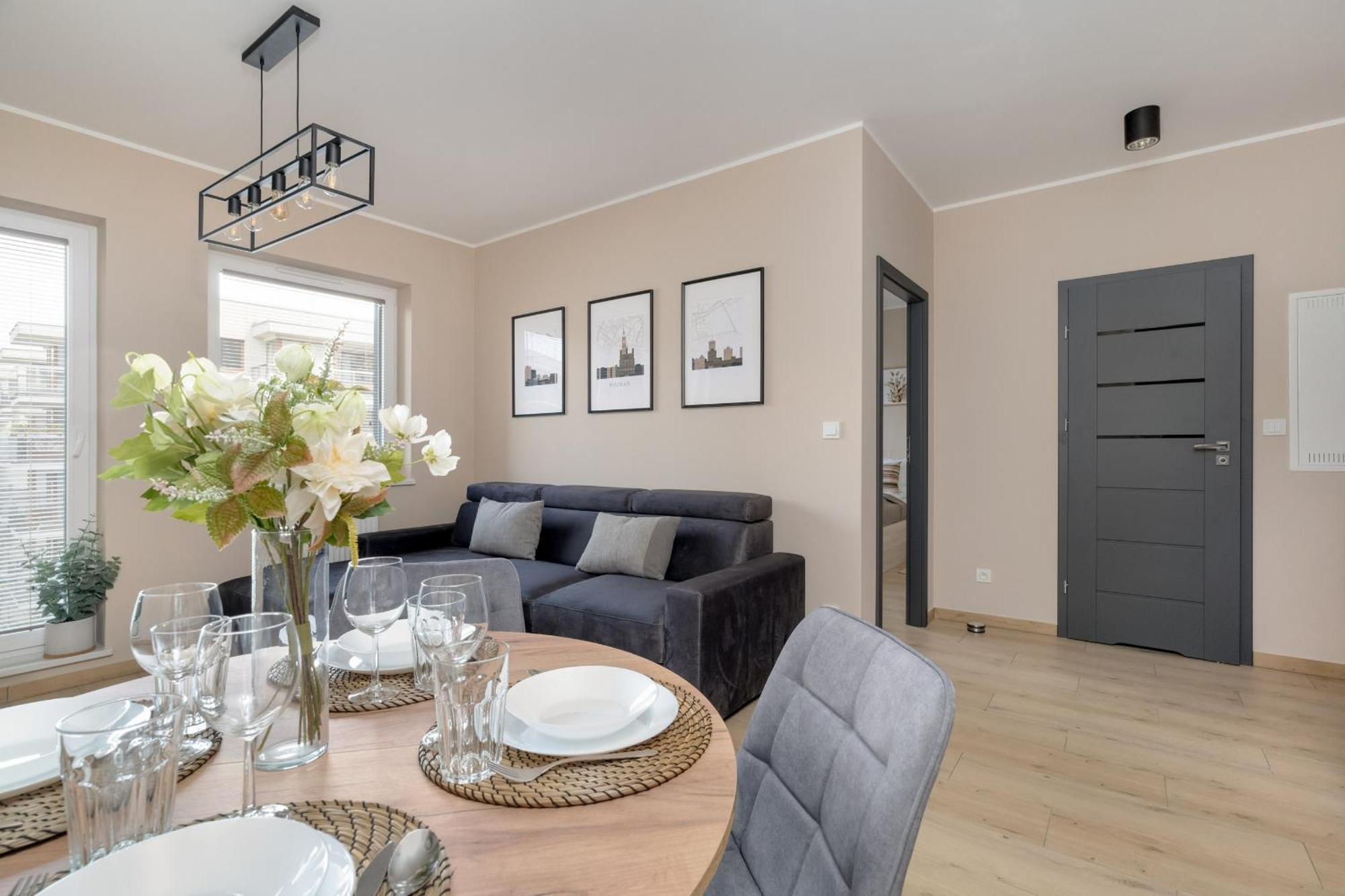 Cosy And Bright With Parking In By Renters