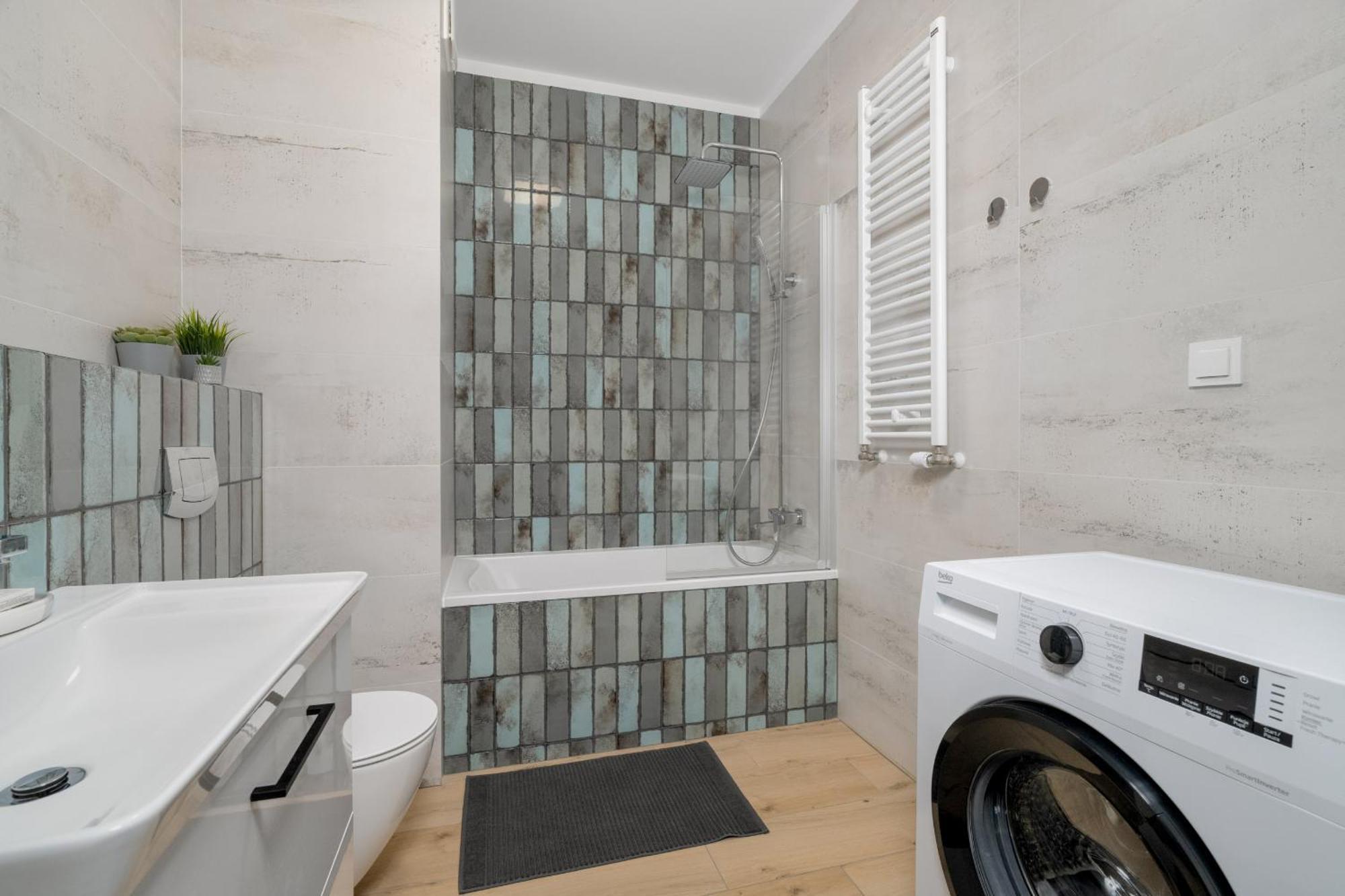 Apartment Cosy And Bright With Parking In By Renters