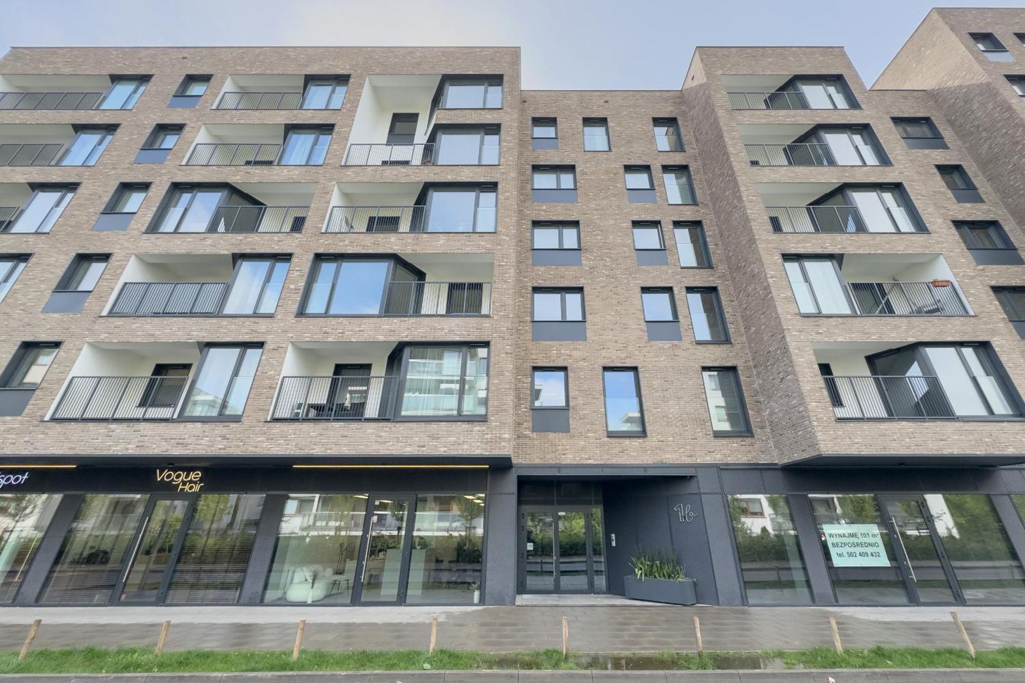 Cosy And Bright With Parking In By Renters * Poznan
