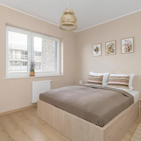 Cosy And Bright Apartment With Parking In Poznan By Noclegi Renters Екстер'єр фото
